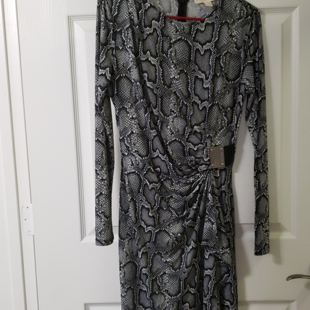 Michael Kors knee length w/ruching and faux wrap